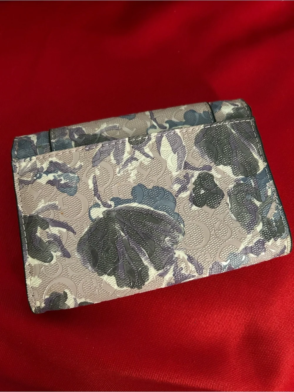 Guess compact 1981